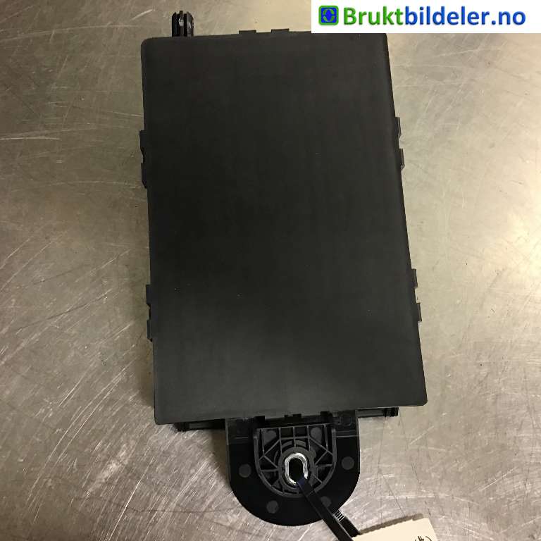 Sikringsboks til Volvo V90 / V90 CC / S90 2016-->>  (VOLVO|32209198|K067R|)