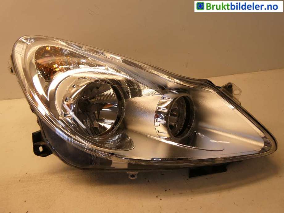 Frontlykt høyre halogen til Opel Corsa D 2006-2014  (OPEL|93189358|89313305)