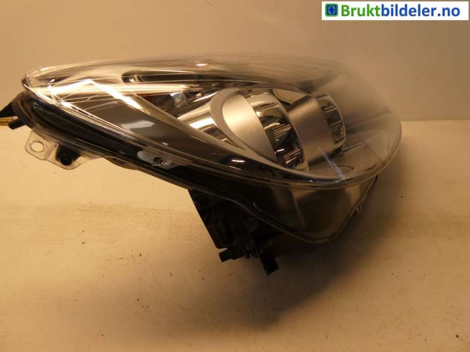 Frontlykt høyre halogen til Opel Corsa D 2006-2014  (OPEL|93189358|89313305)