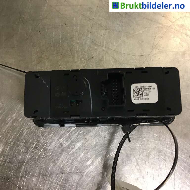 Bryter lys til Ford Mustang Mach-e 2020-->> (FORD|LK9T-13D061-BD3JA6|17041676-02|)