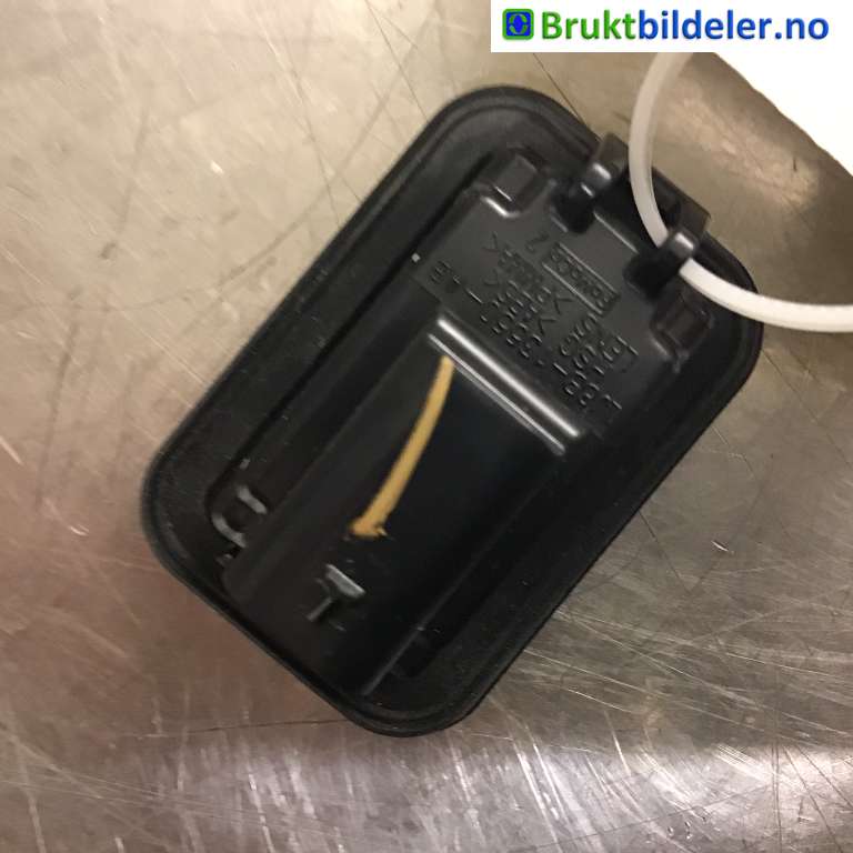 Skiltlys til Ford Mustang Mach-e 2020-->>  (FORD|LJ8B-13550-AB|)