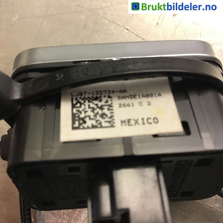 Bryter nødblink til Ford Mustang Mach-e 2020-->>  (FORD|LJ8T-13D734-AA|2661 C2|)