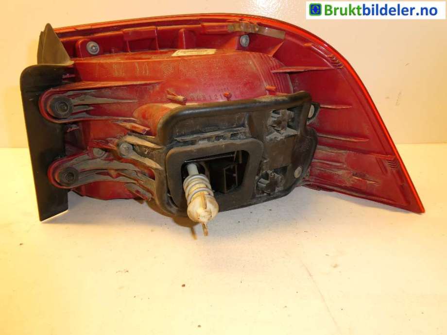 Baklykt venstre til VW Passat 2011-2015 (B7) (B7) (VOLKSWAGEN||3AF945095E)