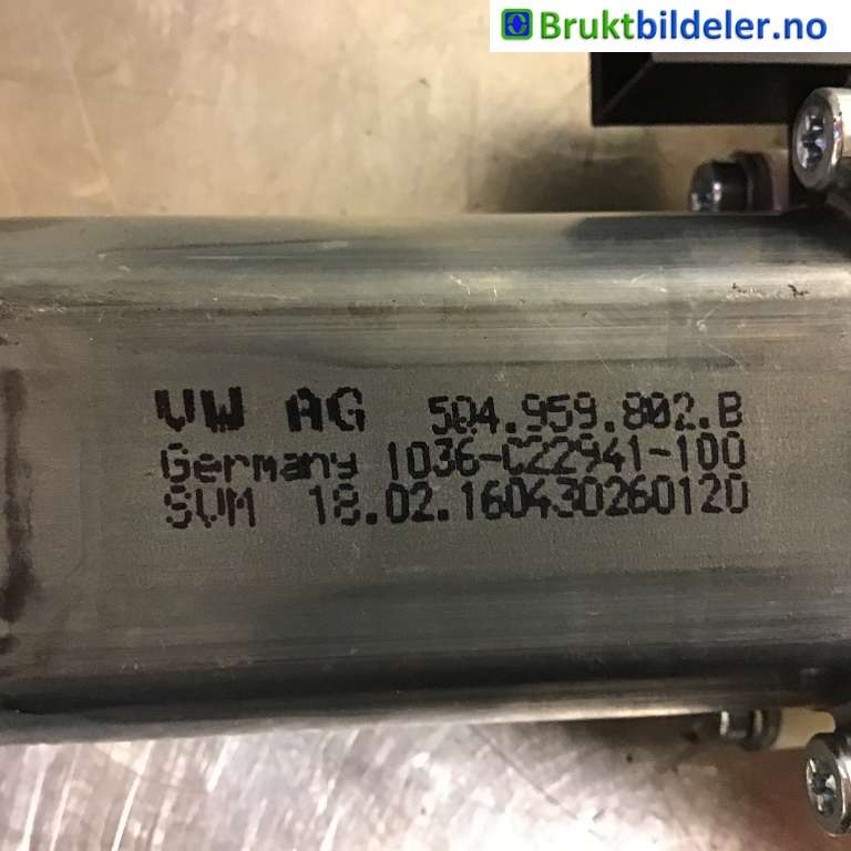Ruteheis høyre foran til VW Passat 2015-2019 (Fase 1) (B8) (B8) (VOLKSWAGEN|5Q4 959 802 B|)