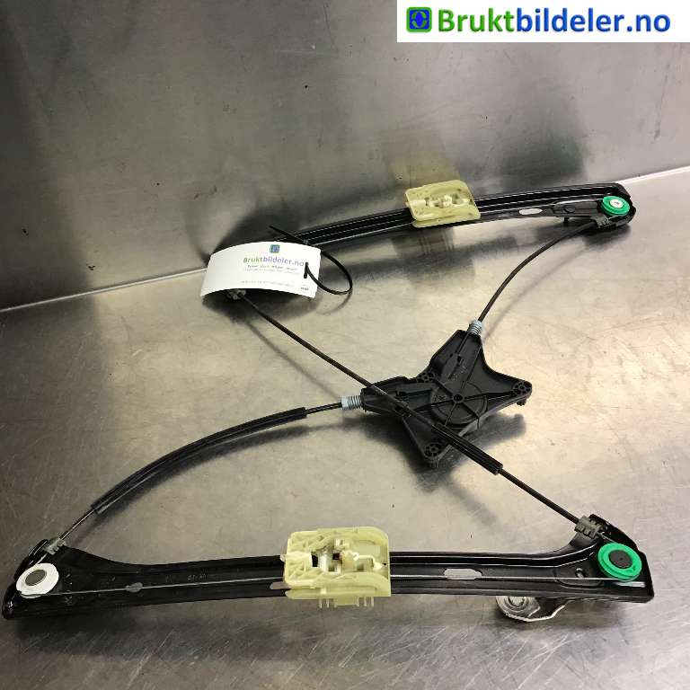 Ruteheis til VW Passat 2015-2019 (Fase 1) (B8) (B8) (VOLKSWAGEN|3G0 837 462 B|)