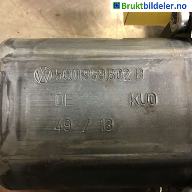 Ruteheis høyre foran til VW Golf VII 2012-2017 (Fase 1)  (VOLKSWAGEN|5Q0 959 802 B|0 130 822 716|)