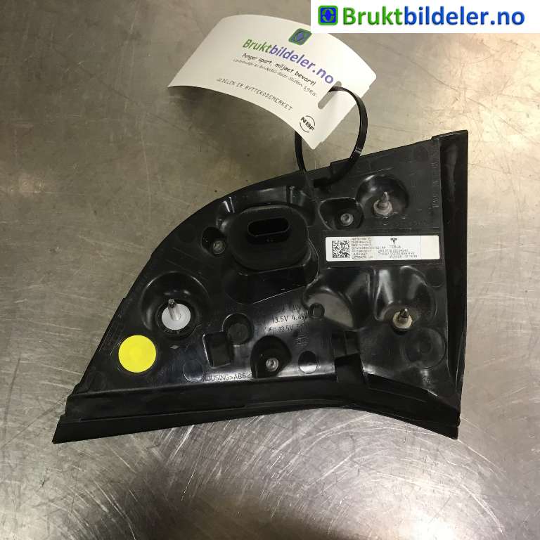 Baklykt venstre indre til Tesla Model Y 2021-2024 (Type I)  (1502088-00-C|)