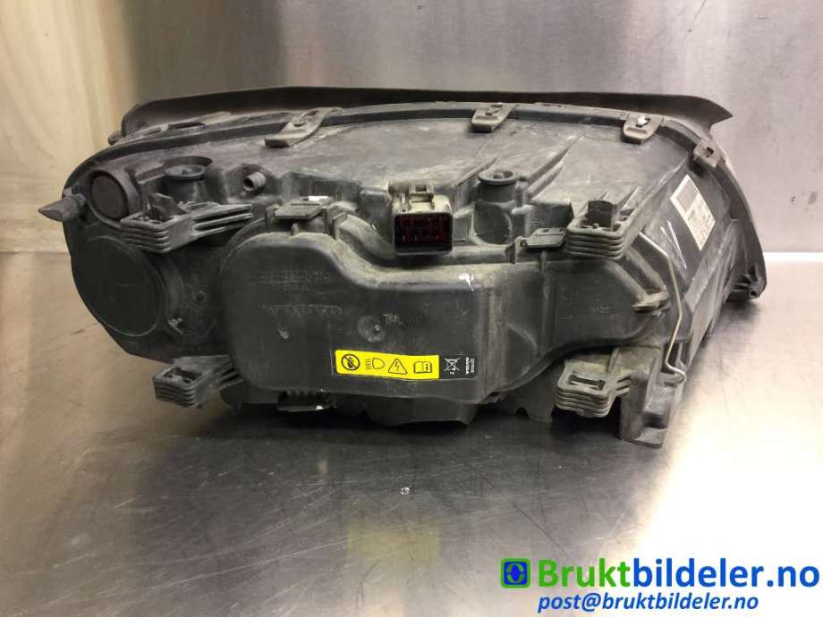 Frontlykt venstre halogen til Volvo V70 2007-2013 (Type III, Fase 1)  (VOLVO|31214347||31214415)