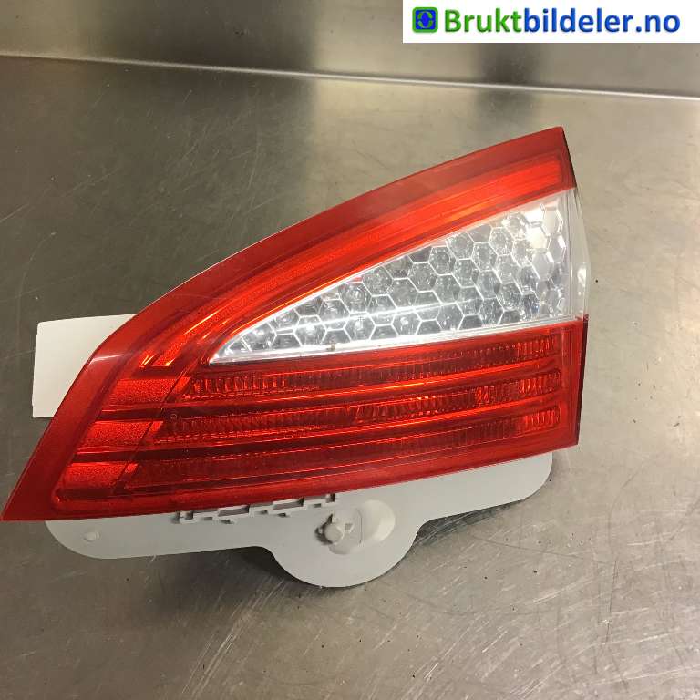 Baklykt høyre indre til Ford Mondeo 2007-2010 (Type IV, Fase 1) (FORD|7S71-13A602-PF|)