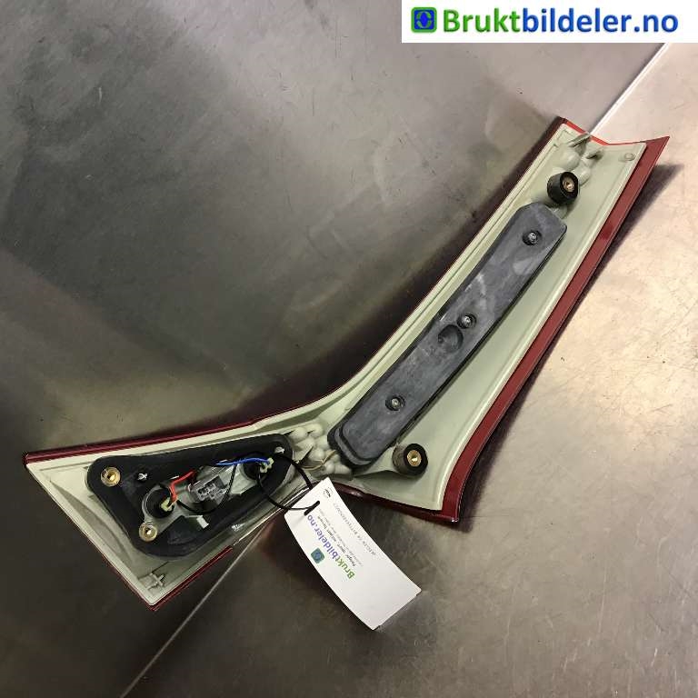 Baklykt venstre indre til Volvo XC70 2008-2013 (Type II, Fase 1)  (VOLVO|31395068|)