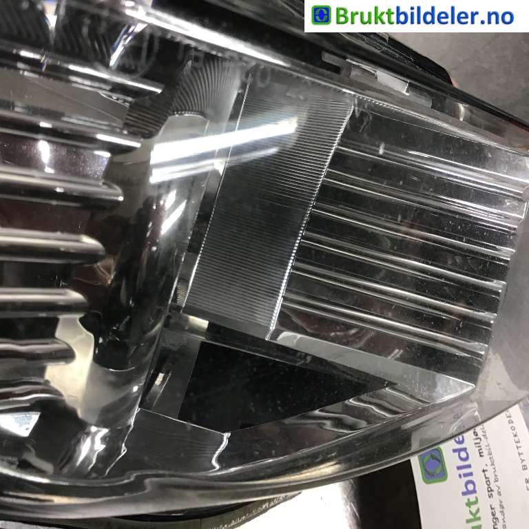 Tåkelykt venstre foran til Opel Insignia A 2009-2014  (OPEL|13 226 828|)
