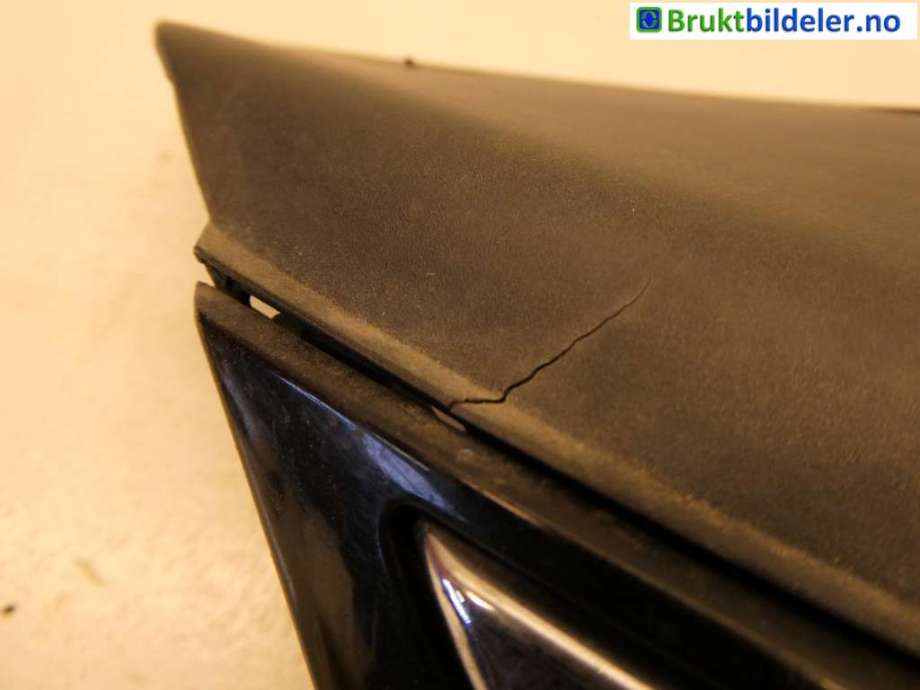 Grill til VW Passat 2011-2015 (B7) (B7) (VOLKSWAGEN|3AA 853 651 D|)