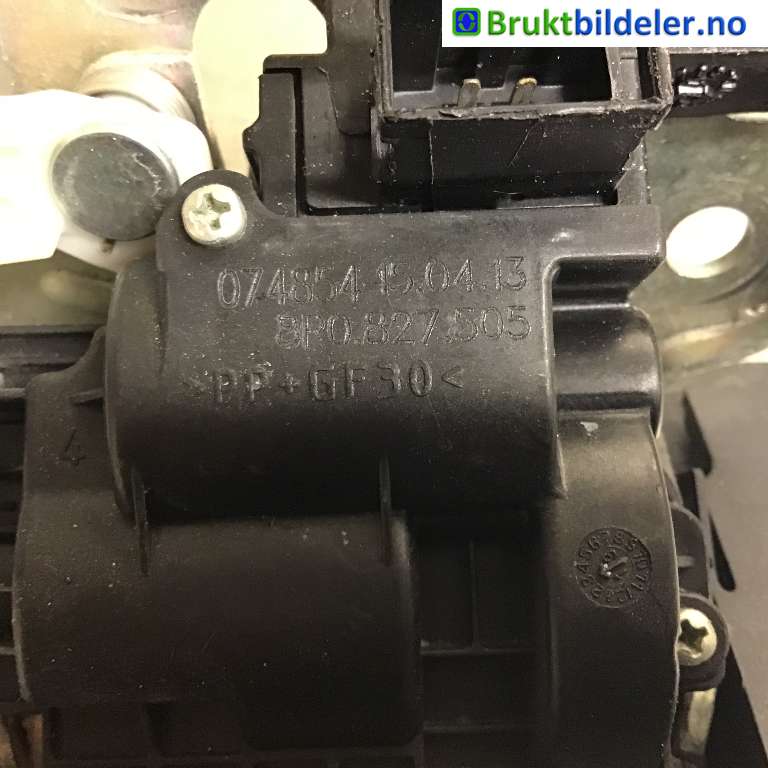 Baklukelås til Audi A4, Allroad 2009-2016 (Type I) (B8) (B8) (AUDI|8R0 827 505|)