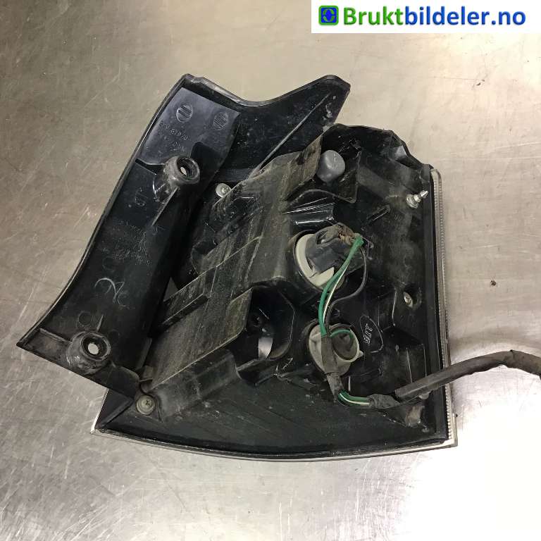 Baklykt venstre til Mitsubishi Outlander 2010-2012 (Type II, Fase 2)  (MITSUBISHI|8330A379|)