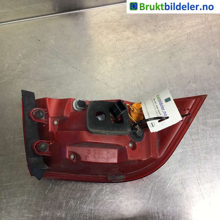 Baklykt høyre til VW Passat 2011-2015 (B7) (B7) (VOLKSWAGEN|3AF 945 208 B|2SK 010 746-02|)