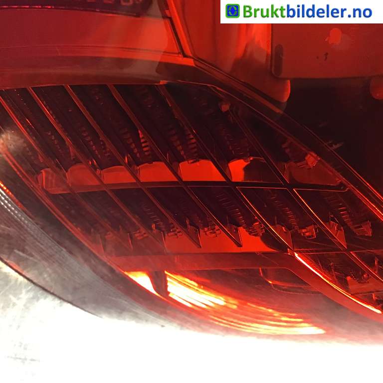 Baklykt venstre til VW Passat 2011-2015 (B7) (B7) (VOLKSWAGEN|3AF 945 207 B|2SK 010 746-01|)