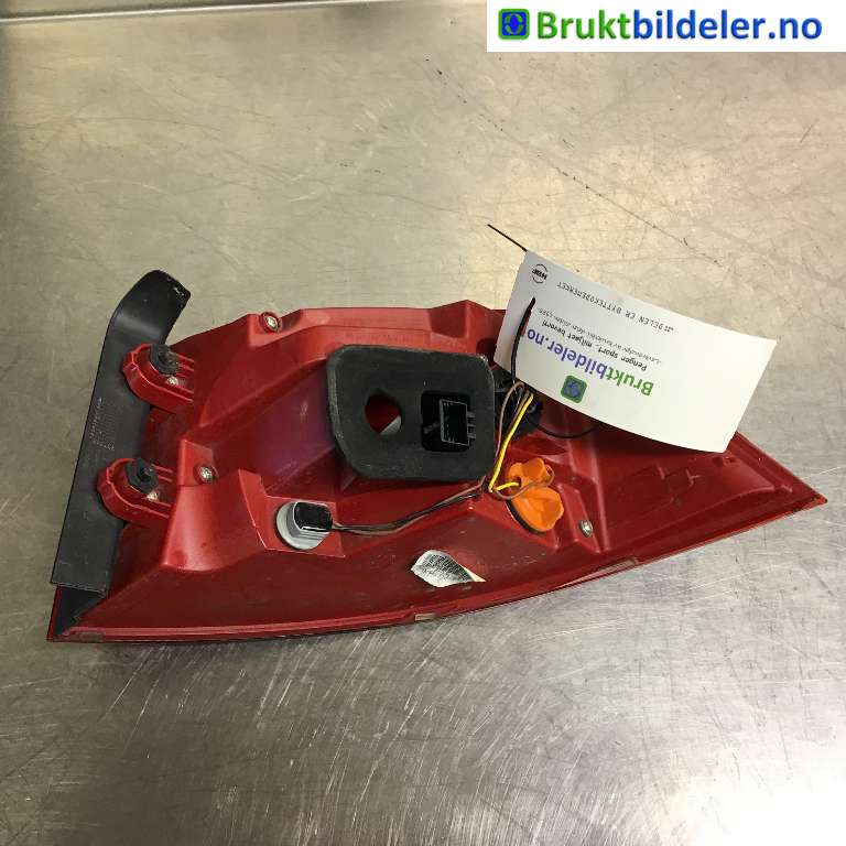 Baklykt venstre til VW Passat 2011-2015 (B7) (B7) (VOLKSWAGEN|3AF 945 207 B|2SK 010 746-01|)