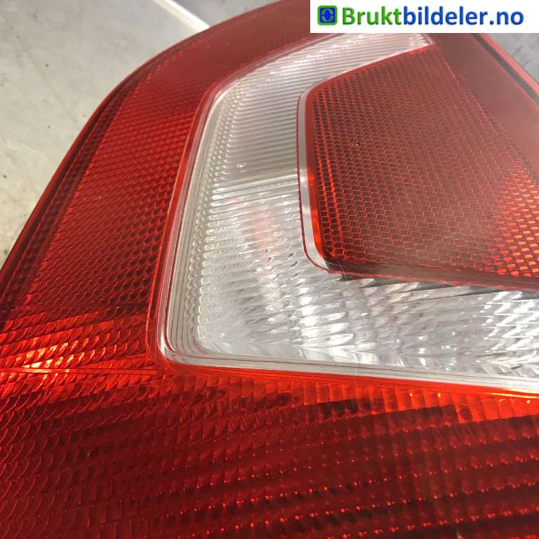 Baklykt høyre til VW E-Up 2013-2019  (VOLKSWAGEN|1S0 945 096 G|)