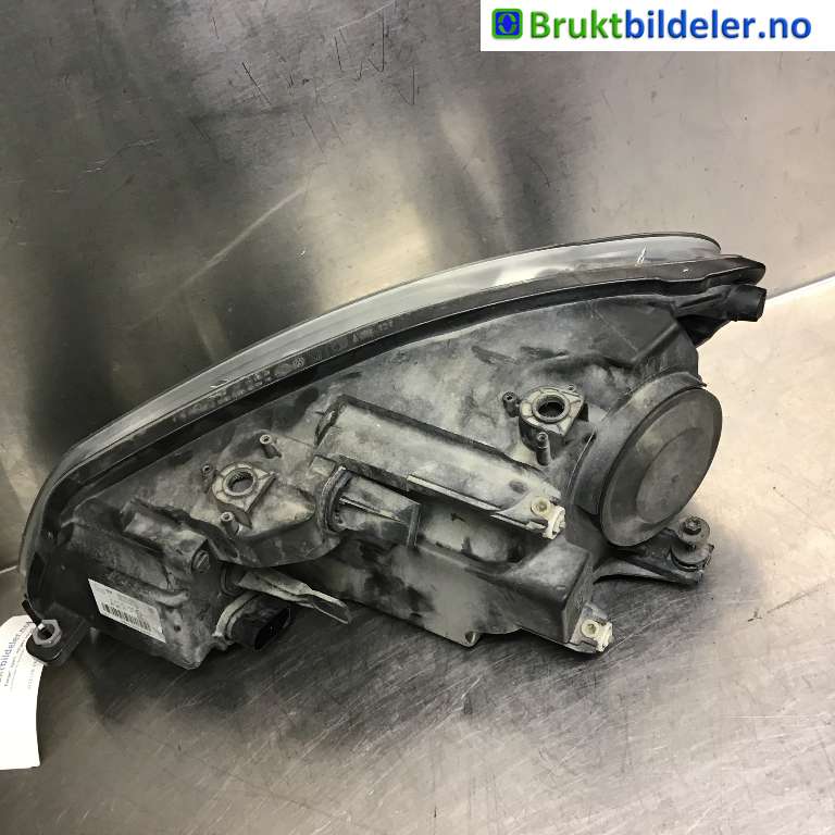 Frontlykt høyre halogen til VW Caddy 2010-2015 (Type III, Fase 2)  (VOLKSWAGEN|2K5 941 006 A|1EL 010 551-02|)