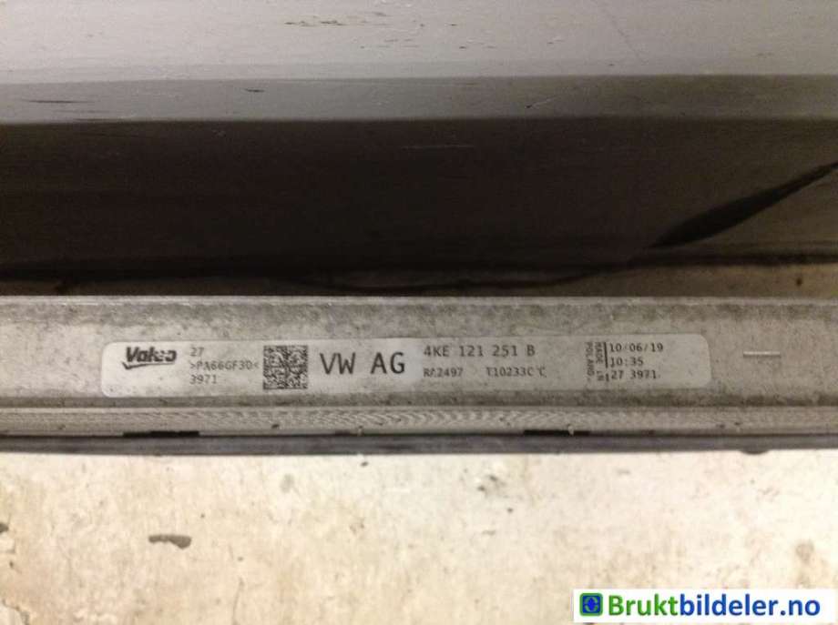 Radiator (automat gir) til Audi e-tron 2018-->>  (AUDI|4KE 121 251 B|T10233C C|)