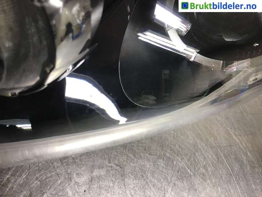 Frontlykt venstre xenon til VW Scirocco 2008-2013 (VOLKSWAGEN|1K8 941 753 F|89320005|)