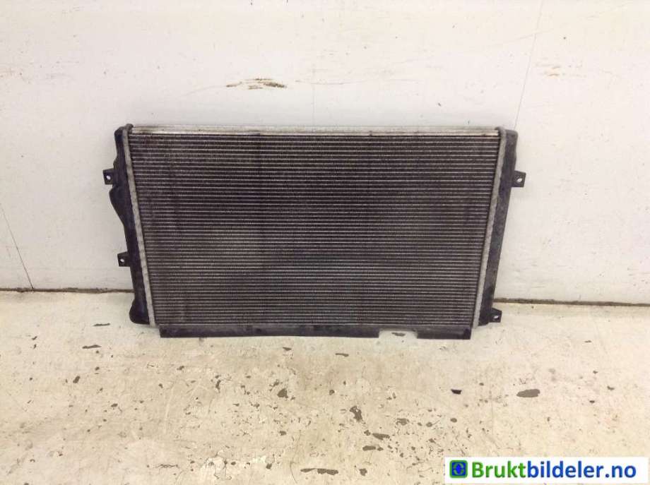 Radiator (automat gir) til VW Scirocco 2008-2013 (VOLKSWAGEN|1K0 121 251 DN|)