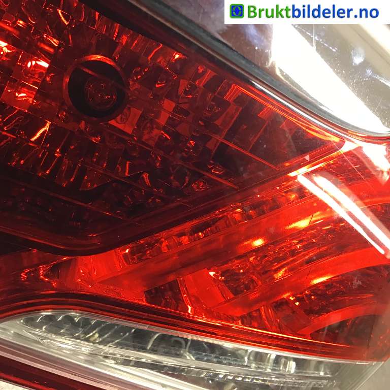 Baklykt høyre indre til Hyundai i40 2012-2017  (HYUNDAI|92404 3Z000|)
