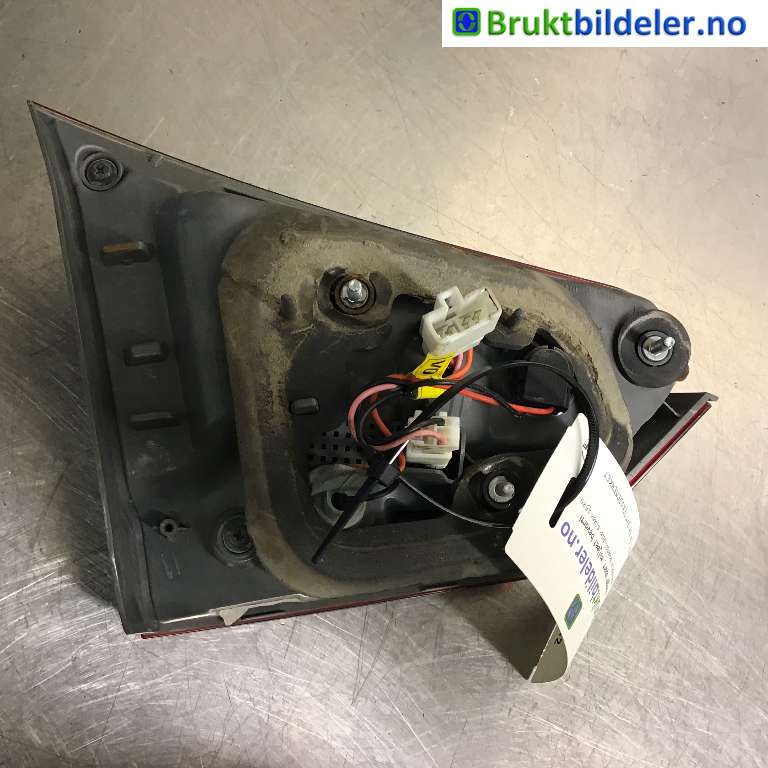 Baklykt høyre indre til Hyundai i40 2012-2017  (HYUNDAI|92404 3Z000|)