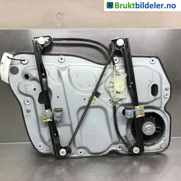 Ruteheis til VW Caddy, 2010-2015 (Type III, Fase 2)  (VOLKSWAGEN|2K1 837 730 L)
