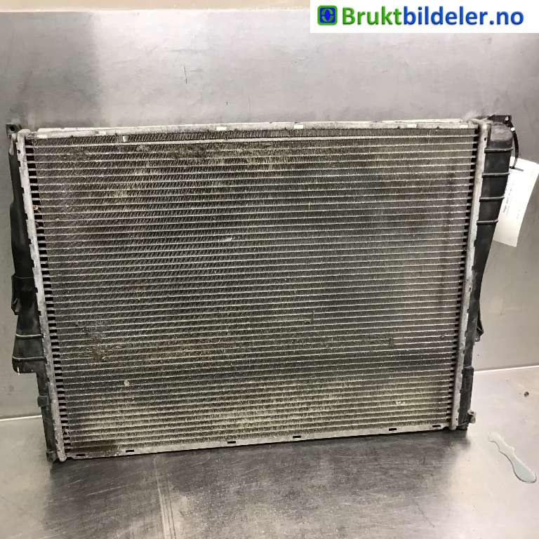 Radiator (manuell gir) til BMW 3-Serie 1998-2005 (E46) (E46) (BMW|17 11 9 071 519|)