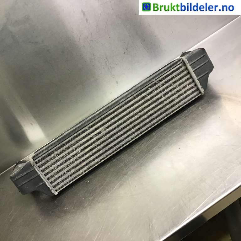 Intercooler til BMW 3-Serie 1998-2005 (E46) (E46) (BMW|17 51 7 793 370|7789793.0|)