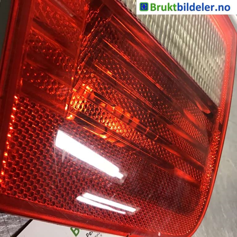 Baklykt venstre indre til BMW 3-Serie 1998-2005 (E46) (E46) (BMW|63 21 8 368 759|)