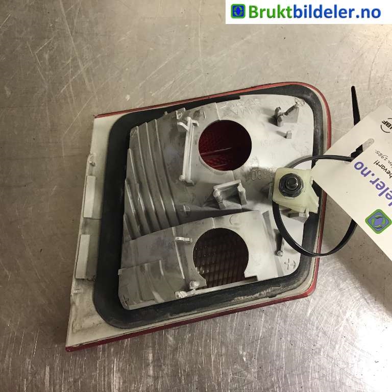 Baklykt venstre indre til BMW 3-Serie 1998-2005 (E46) (E46) (BMW|63 21 8 368 759|)