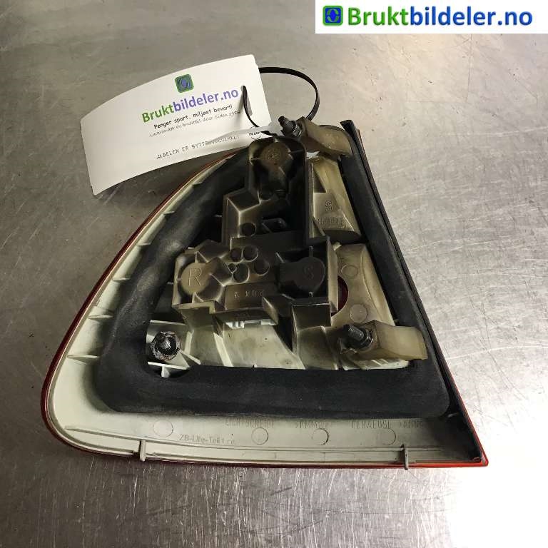 Baklykt høyre til BMW 3-Serie 1998-2005 (E46) (E46) (BMW|63 21 8 368 758|)