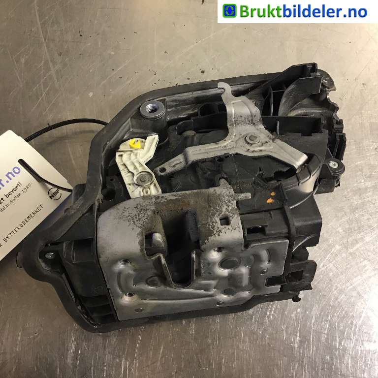 Låsekasse venstre foran til BMW i3 2013-2022  (BMW|51 21 7 281 935|182838-10|7 281 935-07)