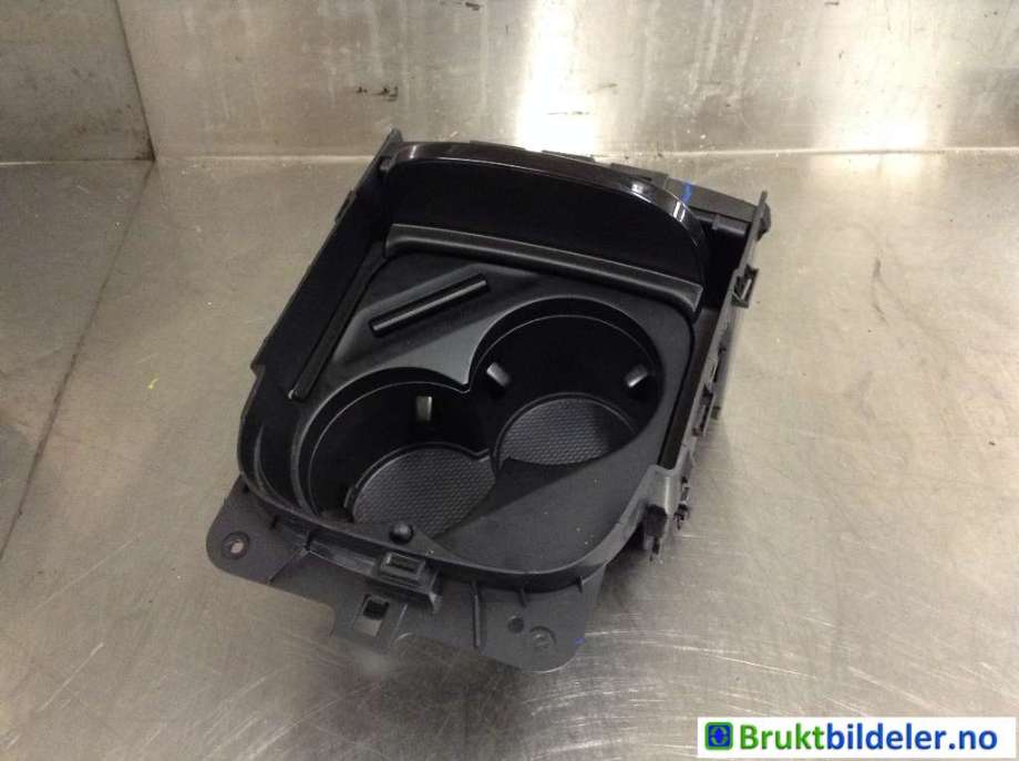 Dashbord koppholder til XPeng P7 2021-->>  (6110120ED1|)