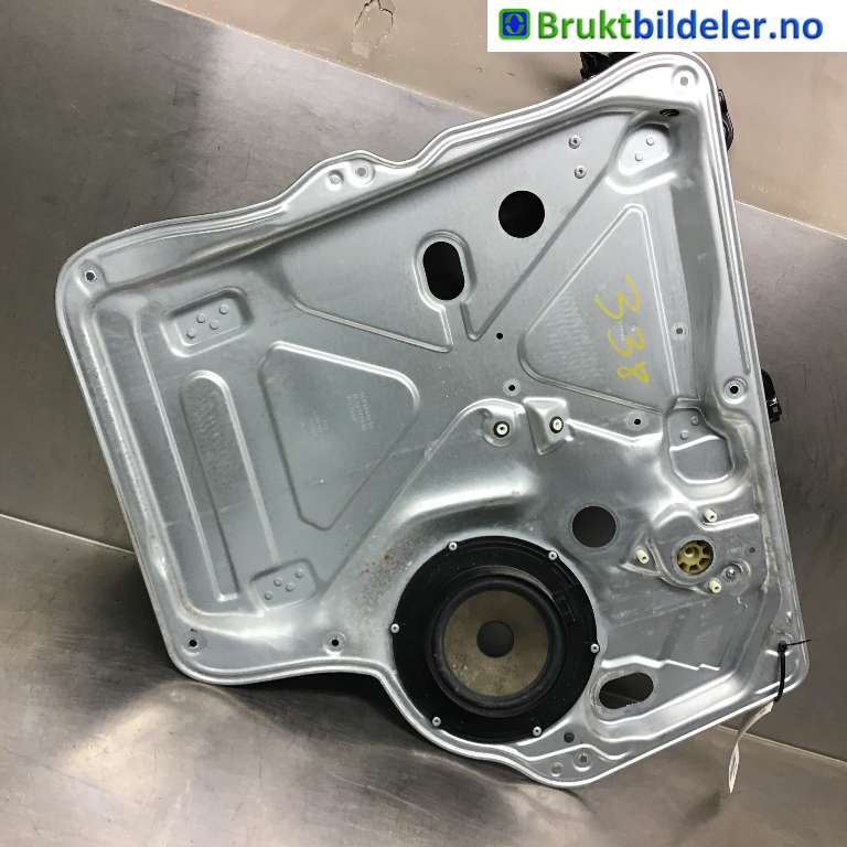 Ruteheis til VW Transporter / Caravelle 2009-2015 (Fase 2) (T5) (T5) (VOLKSWAGEN|7E1 837 729 D|1009081437|)