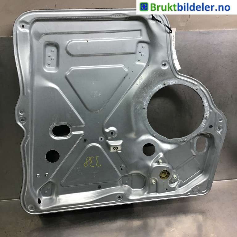 Ruteheis til VW Transporter / Caravelle 2009-2015 (Fase 2) (T5) (T5) (VOLKSWAGEN|7E1 837 730 D|1009061847|)