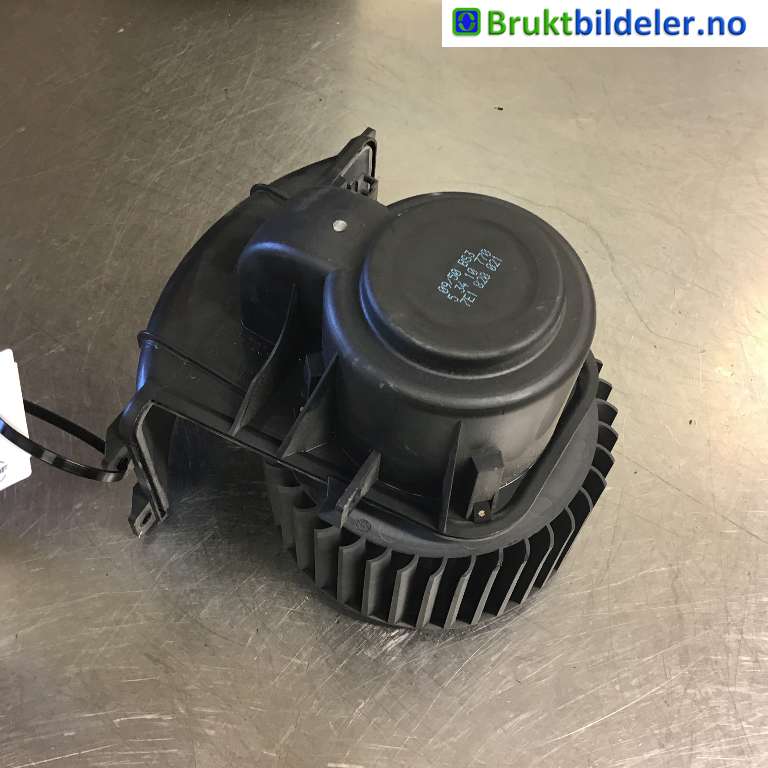 Varmeapparat motor til VW Transporter / Caravelle 2009-2015 (Fase 2) (T5) (T5) (VOLKSWAGEN|7E1 820 021|3 34 10 770|)