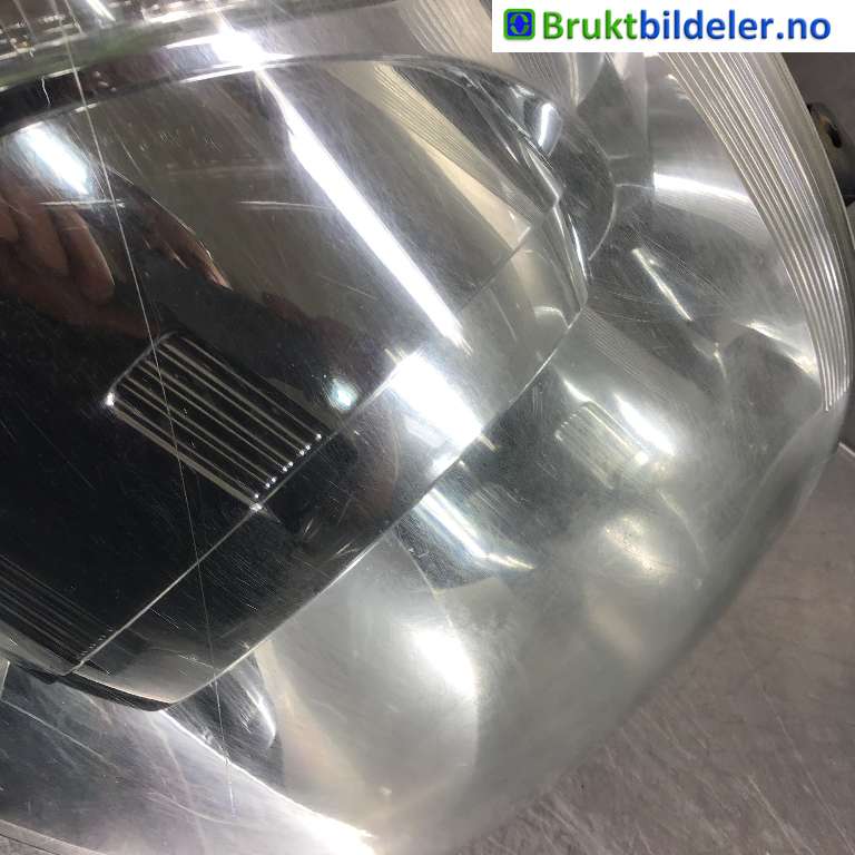 Frontlykt høyre halogen til Toyota Verso 2004-2009 (Type II)  (TOYOTA|81130-0F060|)