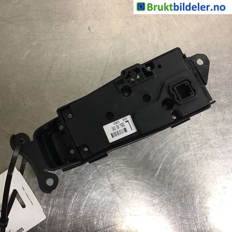 Bryter diverse til Mazda CX-3 2015-2022  (MAZDA|DB5J66CM0|)