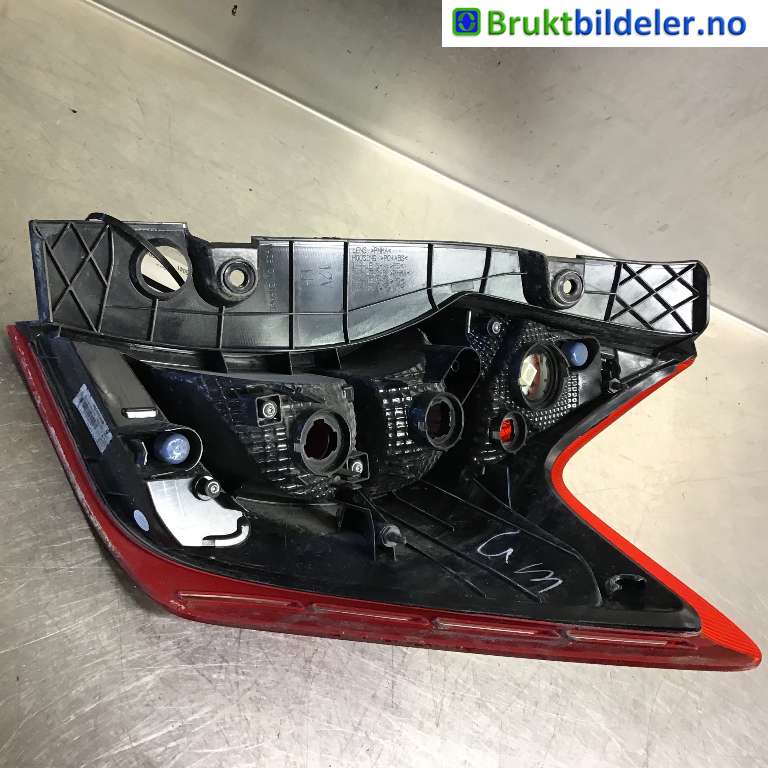 Baklykt venstre til Nissan Note 2013-2017 (Type II)  (NISSAN|265553VV0A|)