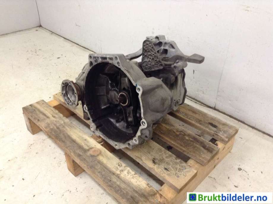 Girkasse manuell til VW Caddy, 2010-2015 (Type III, Fase 2)  (VOLKSWAGEN|)