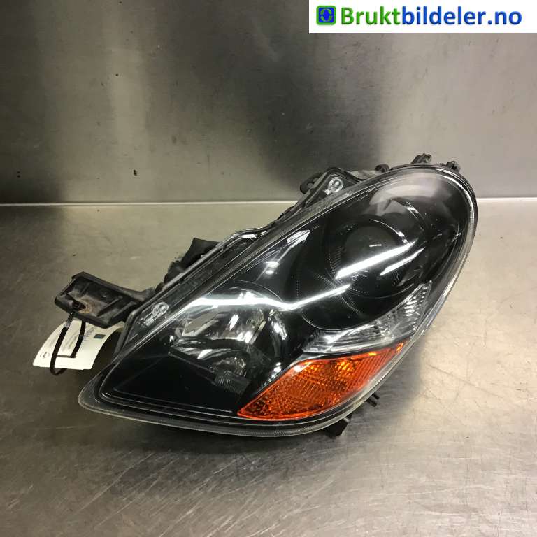 Frontlykt venstre halogen til Mitsubishi i-MiEV, 2010-->>  (MITSUBISHI|8301B309)
