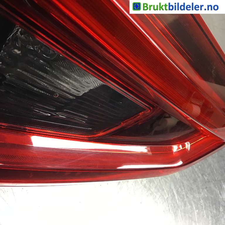 Baklykt venstre indre til Nissan Qashqai 2014-2021 (Type II)  (NISSAN|26555-HV05A|)