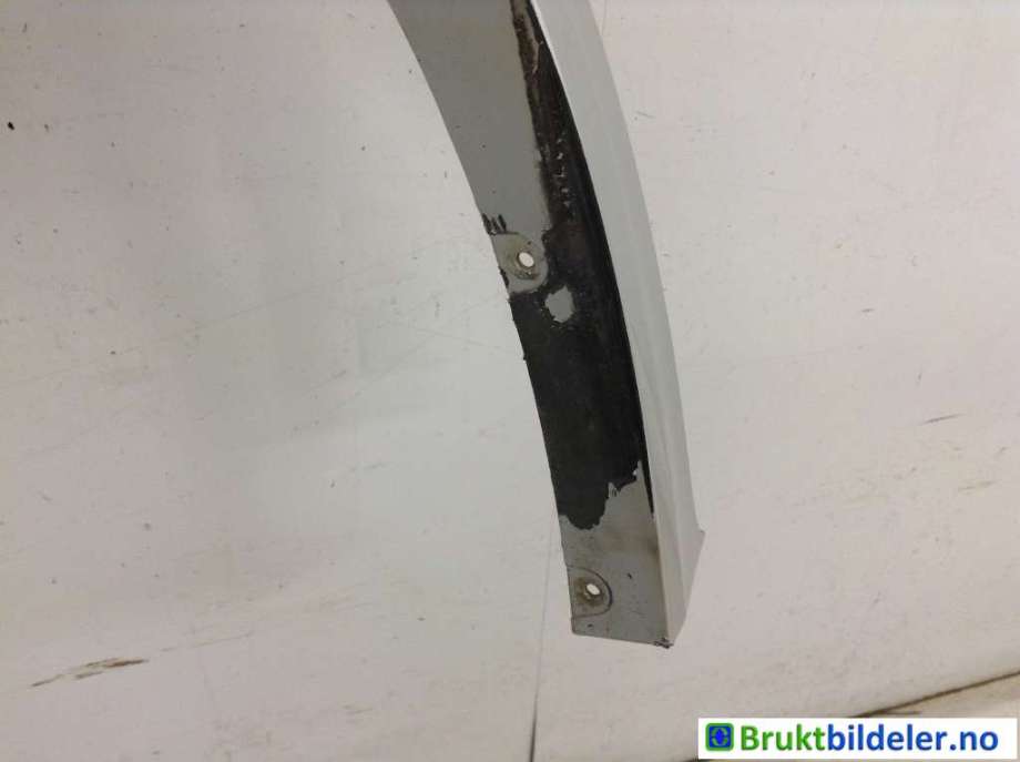 Hjulbuelist venstre foran til BMW X5 2007-2013 (E70) (E70) (BMW|51 77 8 037 291|)