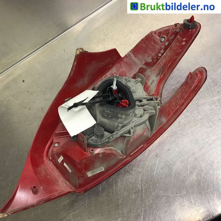 Baklykt venstre til Peugeot 208 2012-2019 (Type I) (PEUGEOT|96 726 282 80|)