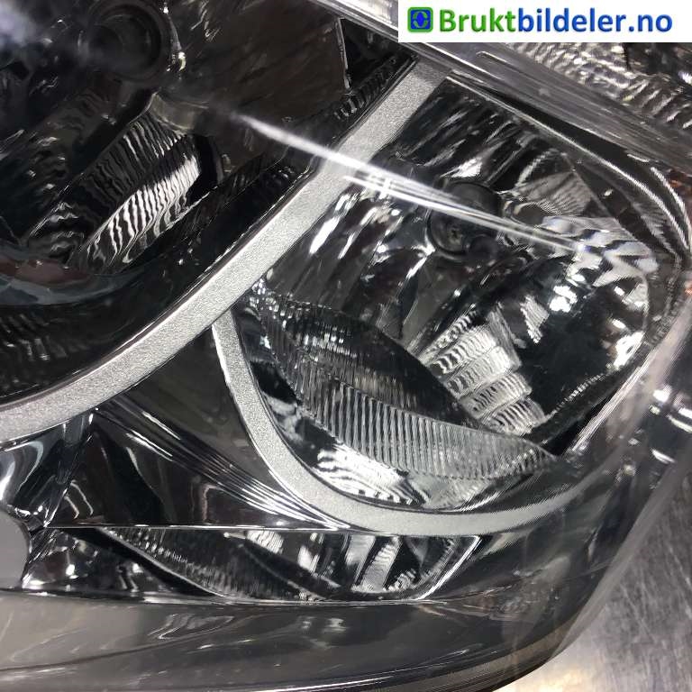Frontlykt venstre halogen til Peugeot 208 2012-2019 (Type I) (PEUGEOT|98 022 218 80|89905649|)