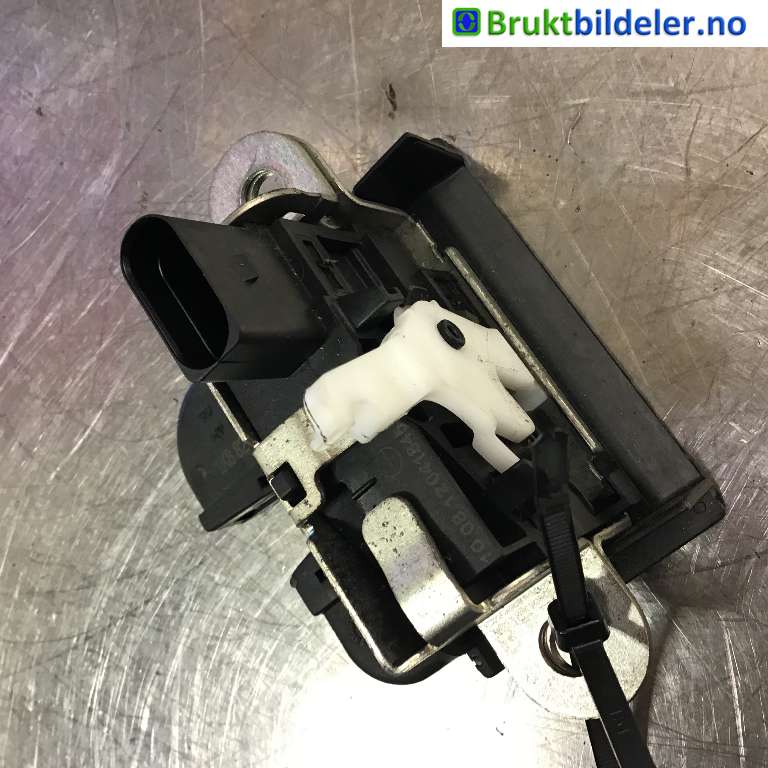 Baklukelås til VW Scirocco 2008-2013 (VOLKSWAGEN|1K8 827 505 B|)