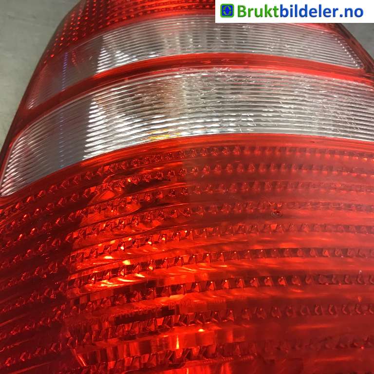 Baklykt venstre til VW Caddy 2010-2015 (Type III, Fase 2)  (VOLKSWAGEN|2K5 945 095 C||2K0 945 111 A)